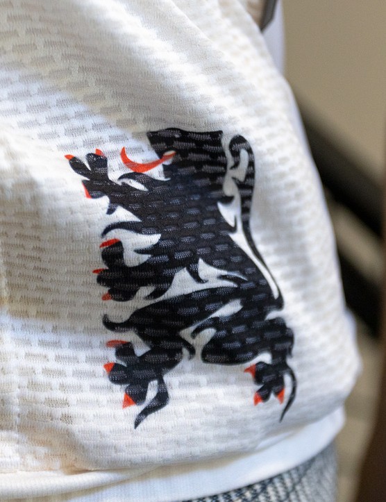 le-col-lion-of-flanders-jersey-3 Coat of arms of Flanders on cycling jersey